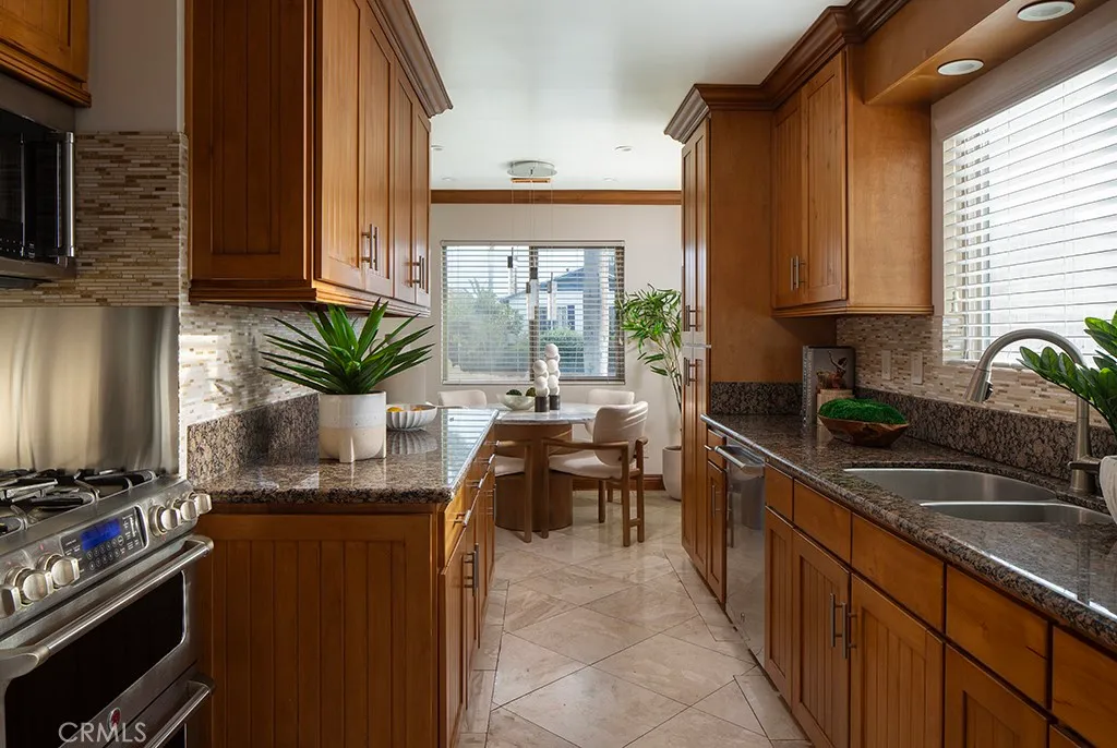 Additional image 28 of 401 Holmwood Dr, Newport Beach, CA 92663