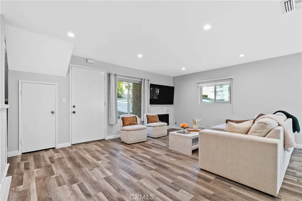 Additional image 9 of 1881 Alpha Road Unit 8, Glendale, CA 91208