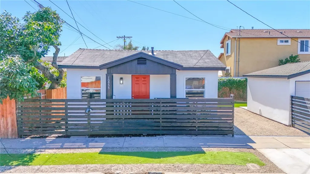 Additional image 38 of 10955 S Spring Street, Los Angeles, CA 90061