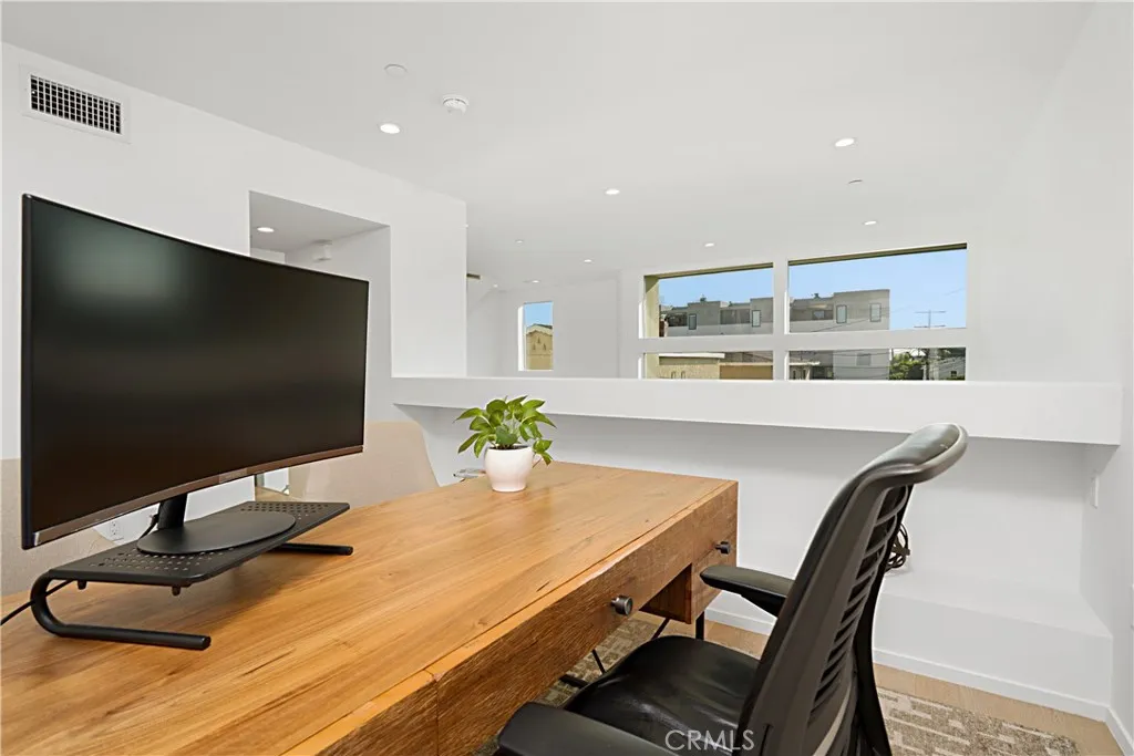 Additional image 20 of 5409 W Wilshire Vista Lane, Los Angeles, CA 90019