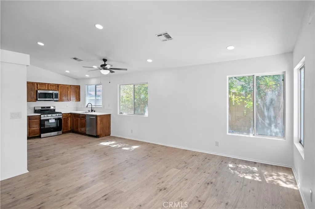 Additional image 9 of 44133 32nd St W, Lancaster, CA 93536