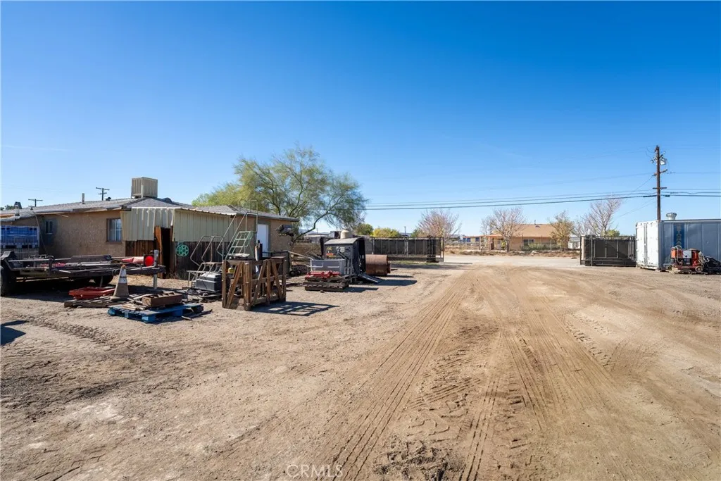 Additional image 10 of 42622 3rd St E, Lancaster, CA 93535