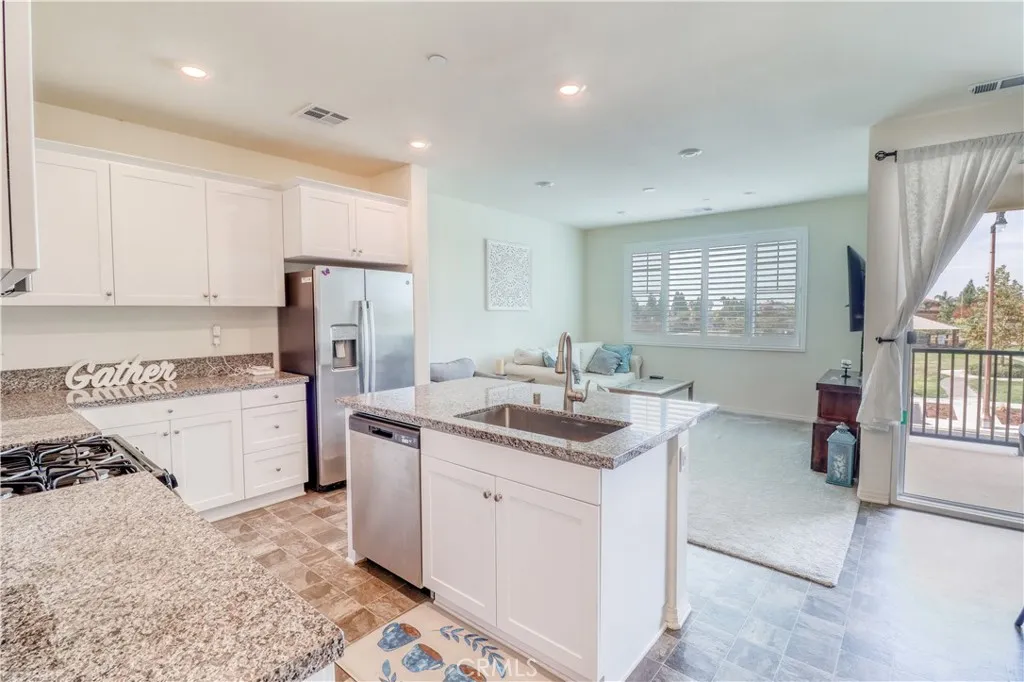 Additional image 17 of 16540 Wyndham Lane Unit 10, Fontana, CA 92336