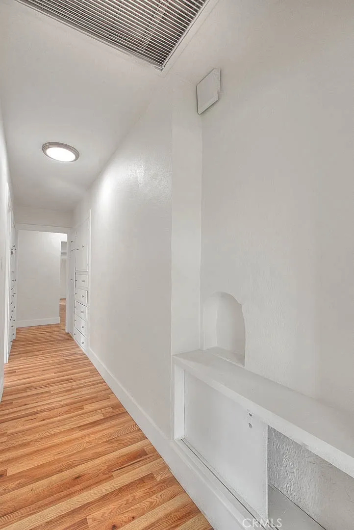 Additional image 110 of 547 W 106th St, Los Angeles, CA 90044