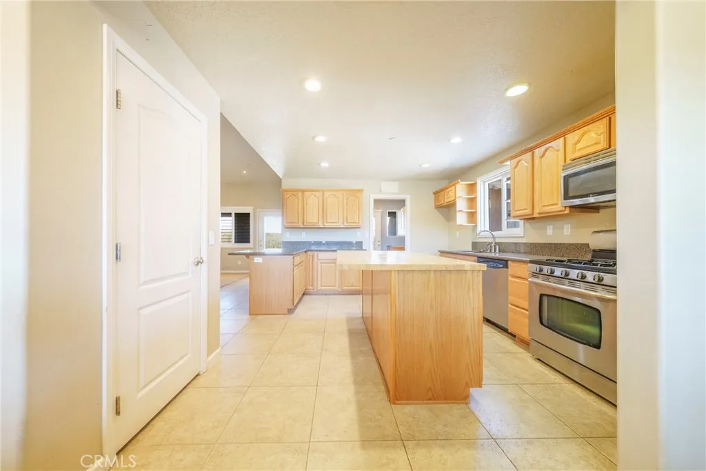 Additional image 61 of 5378 Bellflower Street, Oak Hills, CA 92344