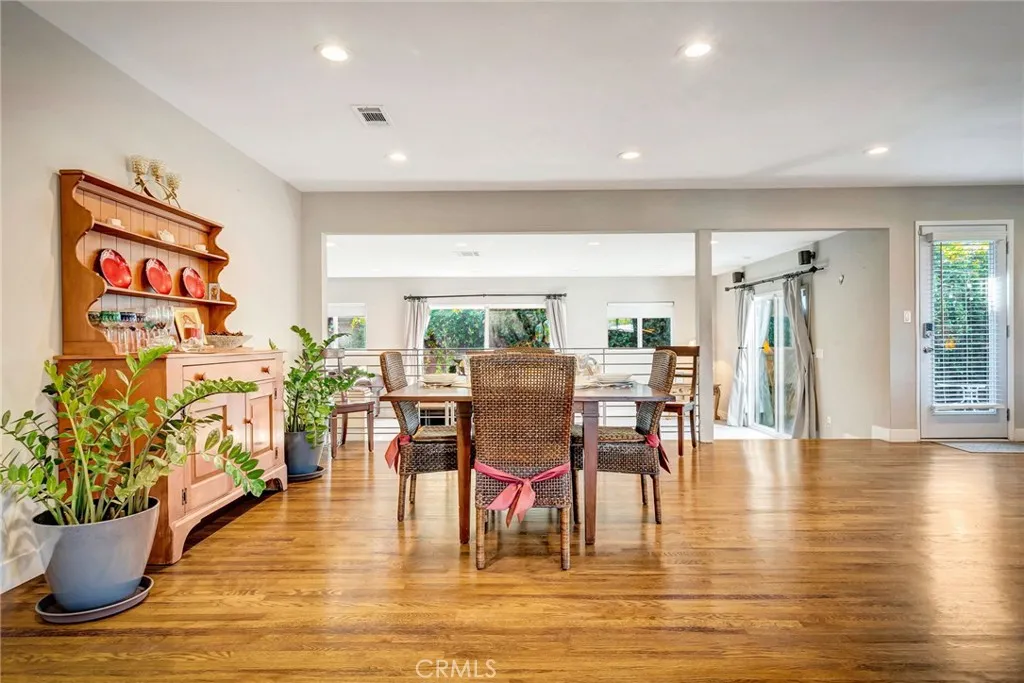 Additional image 9 of 17232 Elkwood St, Lake Balboa, CA 91406