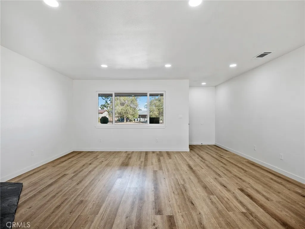 Additional image 41 of 21225 Lone Eagle Rd, Apple Valley, CA 92308