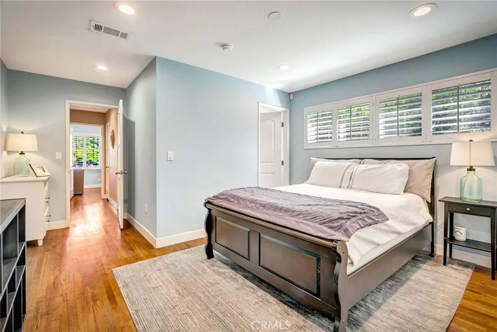 Additional image 72 of 17232 Elkwood St, Lake Balboa, CA 91406