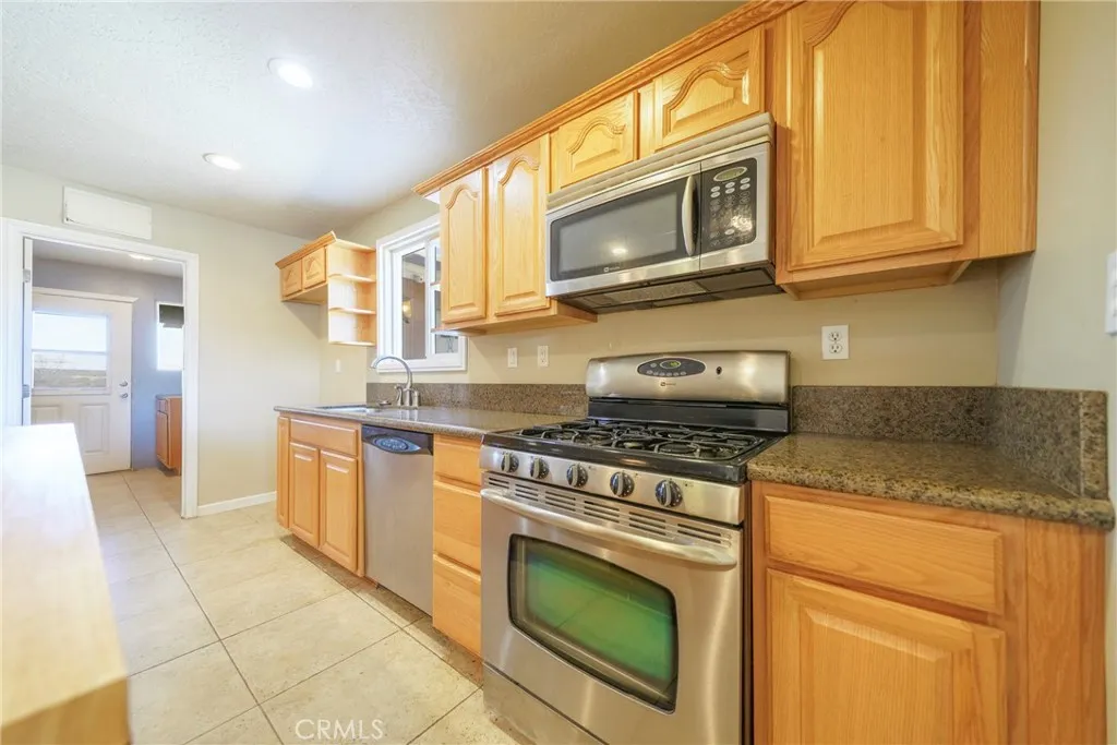 Additional image 17 of 5378 Bellflower Street, Oak Hills, CA 92344