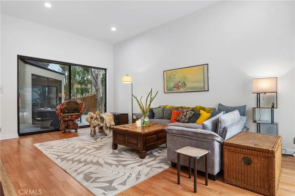 Additional image 7 of 341 S Meadows Ave, Manhattan Beach, CA 90266