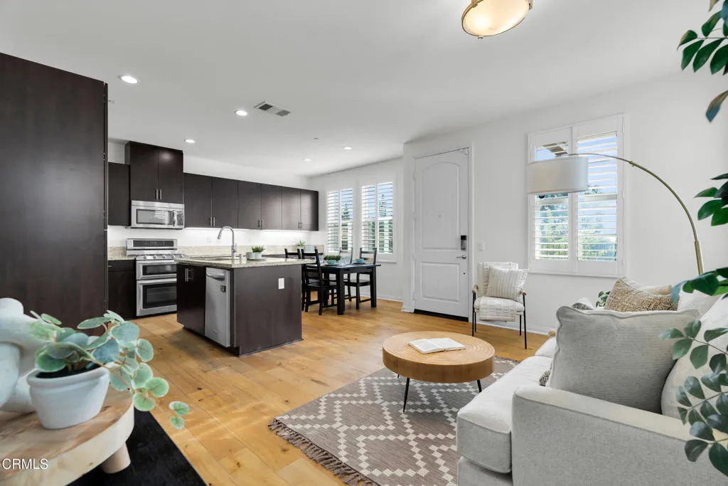 Additional image 10 of 900 N Primrose Lane Unit A, Azusa, CA 91702