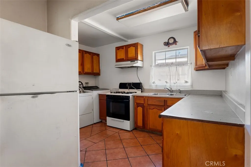 Additional image 15 of 1343 S La Verne Avenue, East Los Angeles, CA 90022