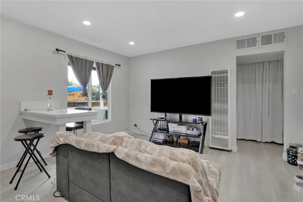 Additional image 32 of 112 May Ave, Barstow, CA 92301