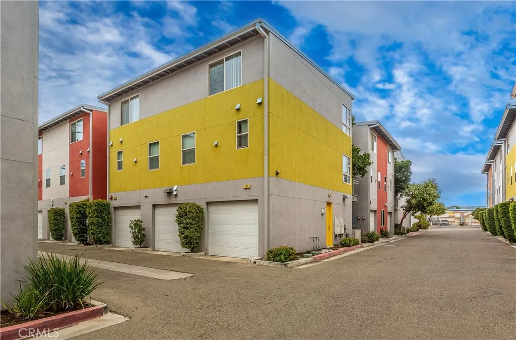 Additional image 3 of 1759 Fulton St, Fresno, CA 93721