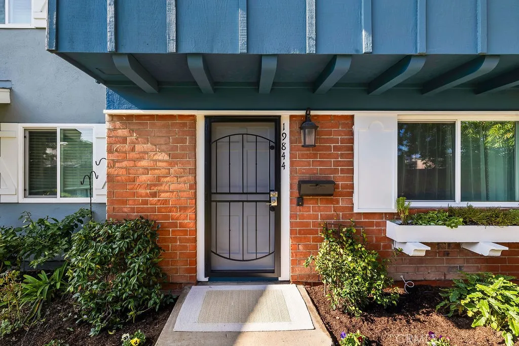 Additional image 4 of 19844 Berkshire Ln, Huntington Beach, CA 92646