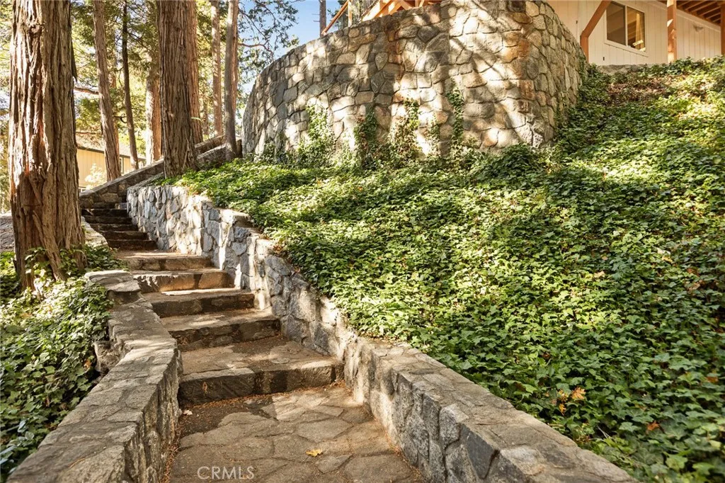 Additional image 6 of 300 Pioneer Rd, Lake Arrowhead, CA 92352