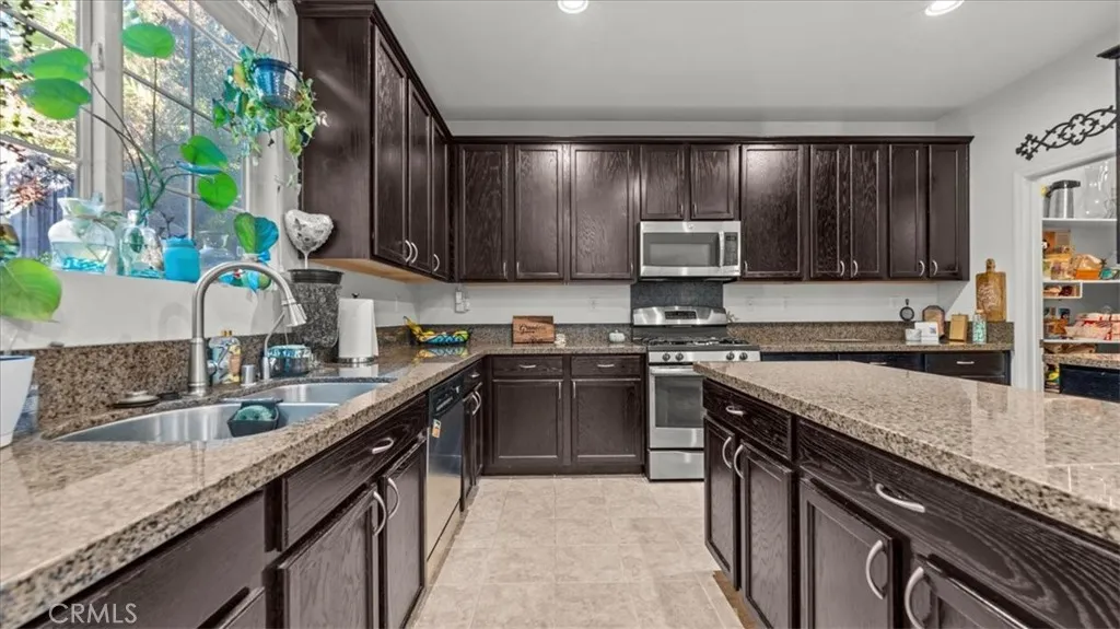 Additional image 20 of 17948 Yellow Dock Way, San Bernardino, CA 92407