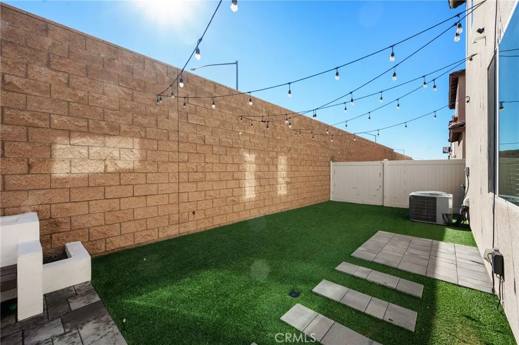 Additional image 102 of 1457 E Laurelwood Dr, San Bernardino, CA 92408