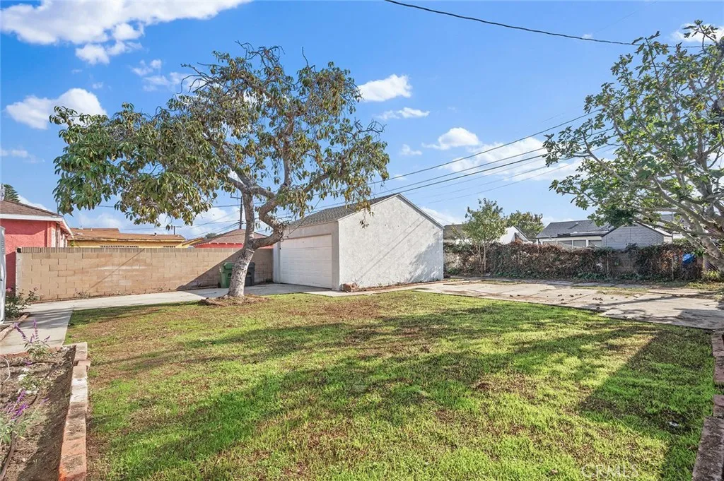 Additional image 32 of 924 W Almond Street, Compton, CA 90220