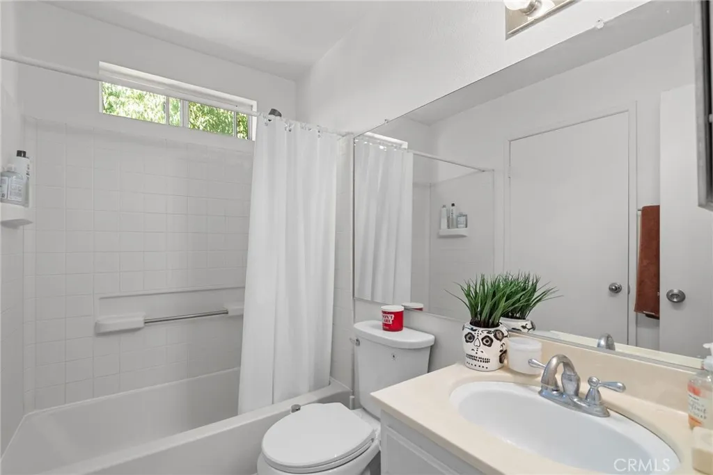 Additional image 37 of 24496 Valle Del Oro Unit 204, Newhall, CA 91321