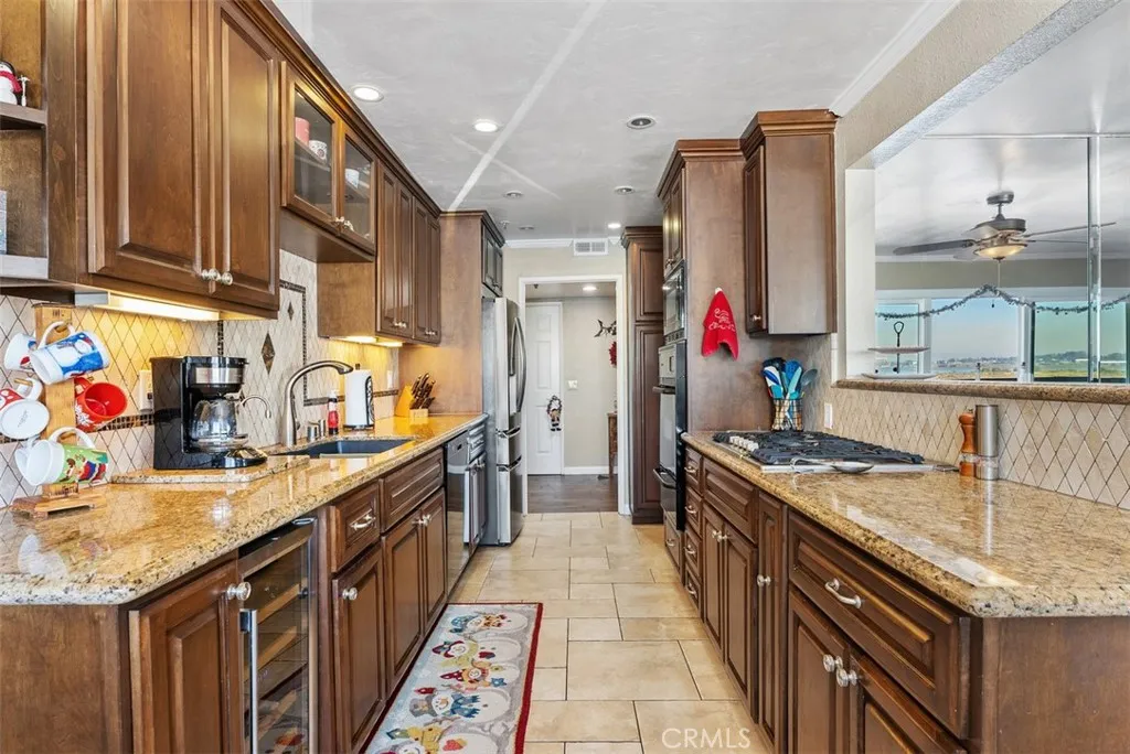 Additional image 12 of 16255 Pacific Circle Unit 204, Huntington Beach, CA 92649