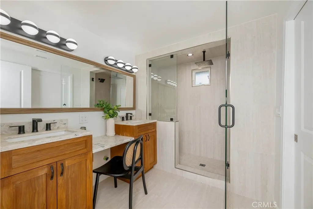 Additional image 52 of 370 E 19th St, Costa Mesa, CA 92627