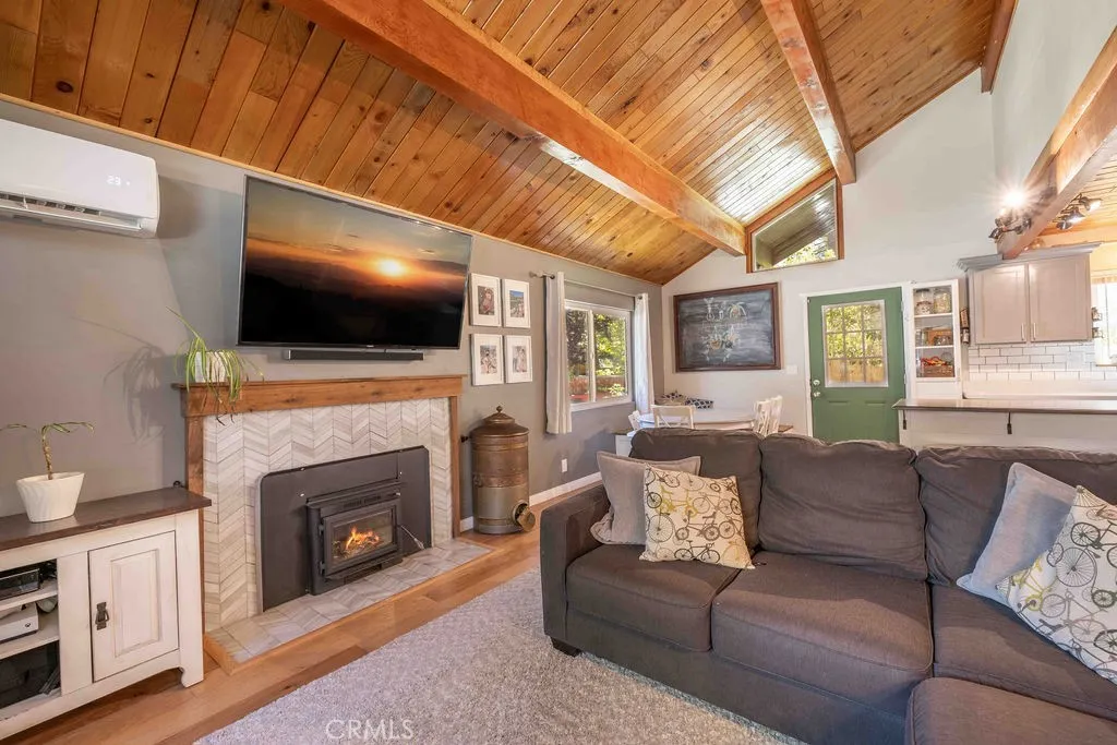 Additional image 9 of 945 Tinker Bell Avenue, Big Bear City, CA 92314