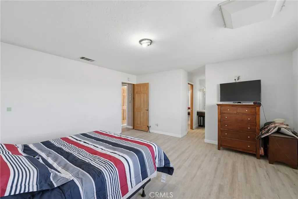 Additional image 59 of 10080 Deep Creek Rd, Apple Valley, CA 92308