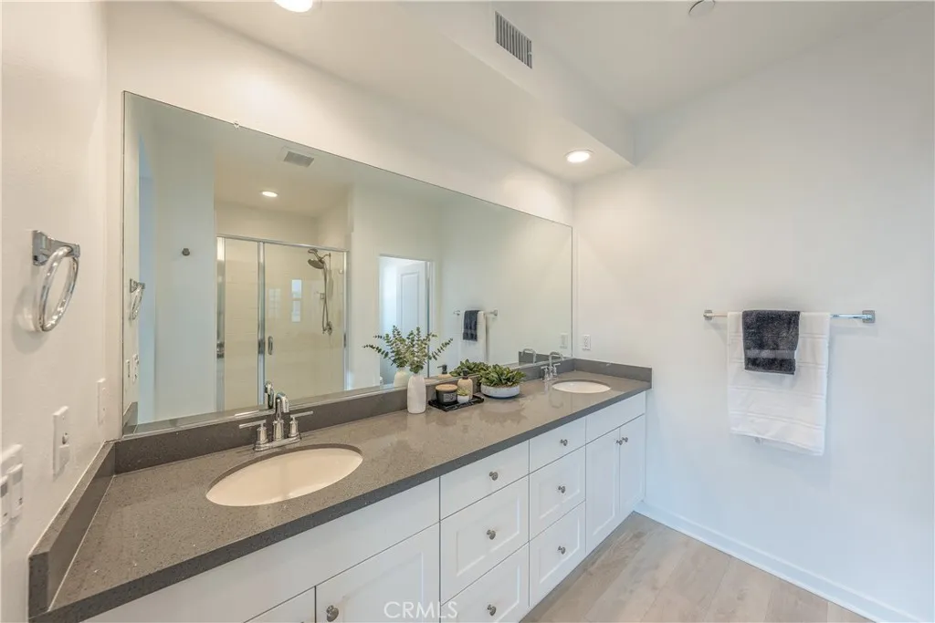 Additional image 49 of 177 Frame, Irvine, CA 92618