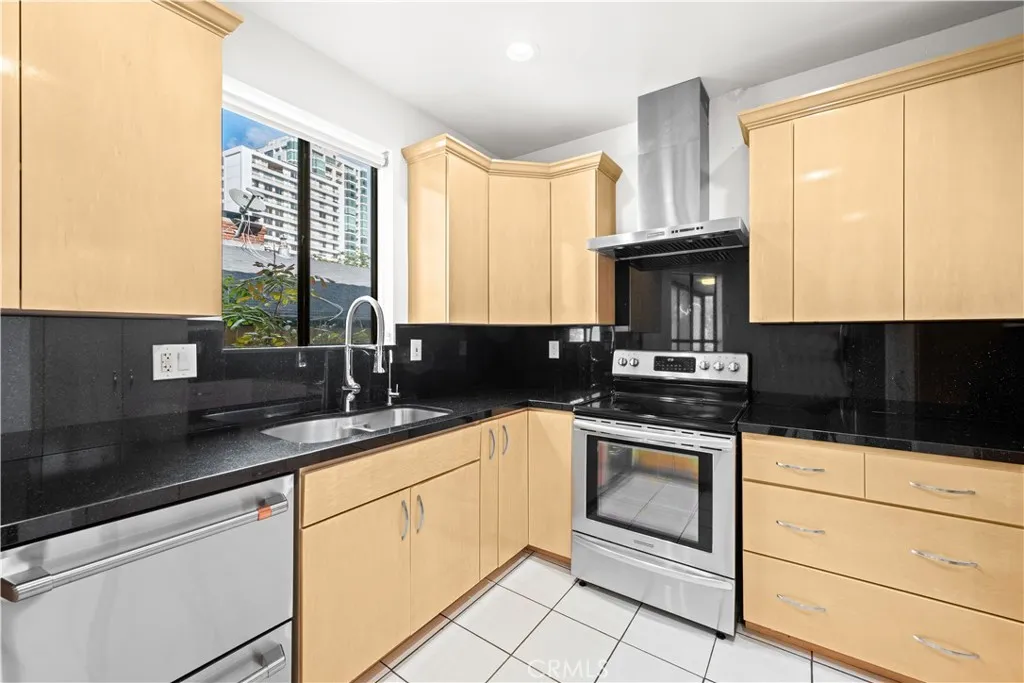 Additional image 21 of 1277 S Beverly Glen Boulevard Unit 405, Los Angeles, CA 90024