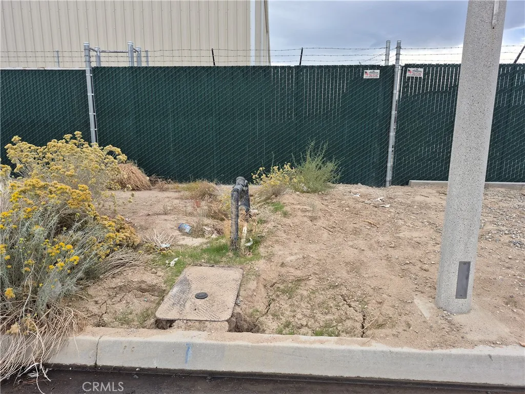 9541 Commerce Way, Adelanto, CA 92301