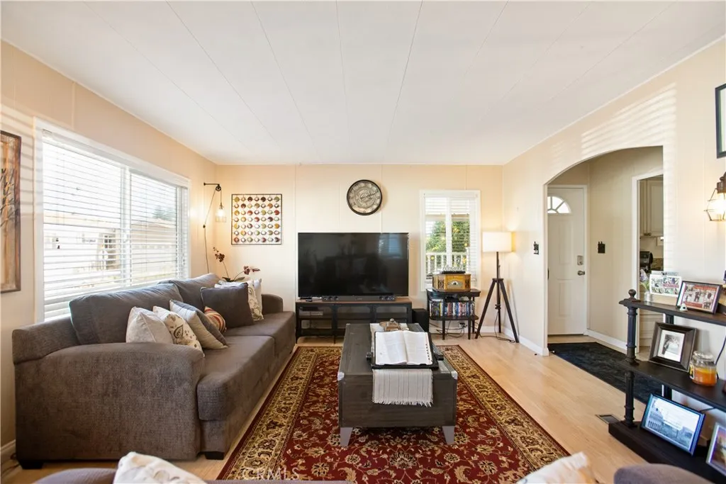 Additional image 54 of 39 Pine Via Avenue, Anaheim, CA 92801