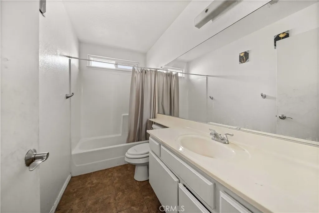 Additional image 17 of 37863 17th St E, Palmdale, CA 93550