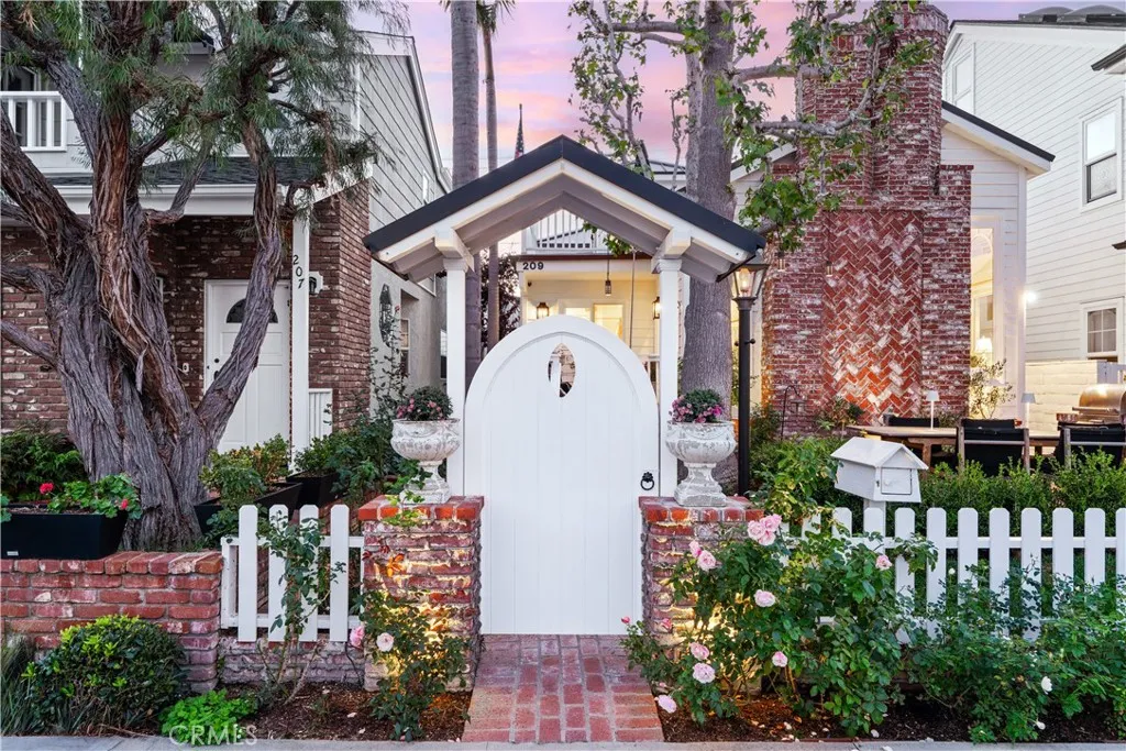 Additional image 31 of 209 Diamond Ave, Newport Beach, CA 92662