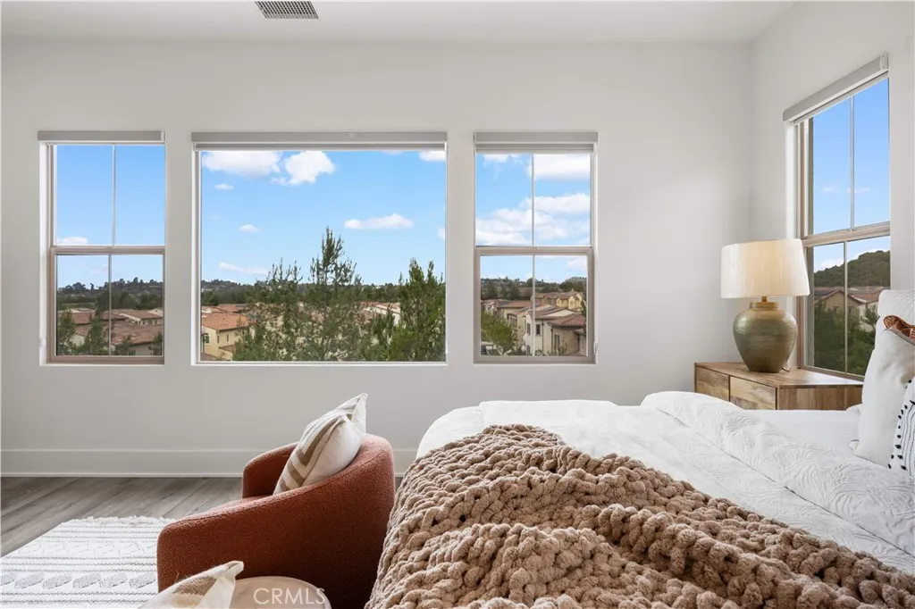 Additional image 51 of 59 Longchamp, Irvine, CA 92602