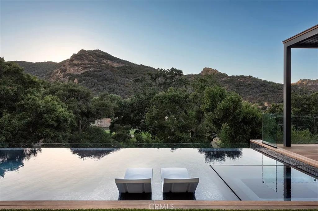 2775 Calbourne Ln, Lake Sherwood, CA 91361