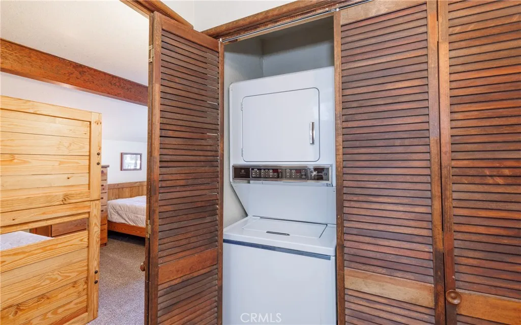 Additional image 19 of 801 Highland Ln, Sugarloaf, CA 92386