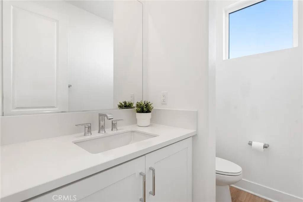 Additional image 104 of 408 Treble, Irvine, CA 92618