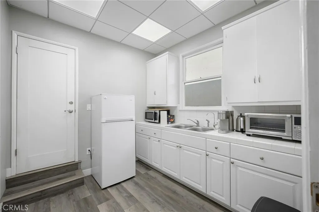 Additional image 14 of 2304 W Burbank Boulevard, Burbank, CA 91506