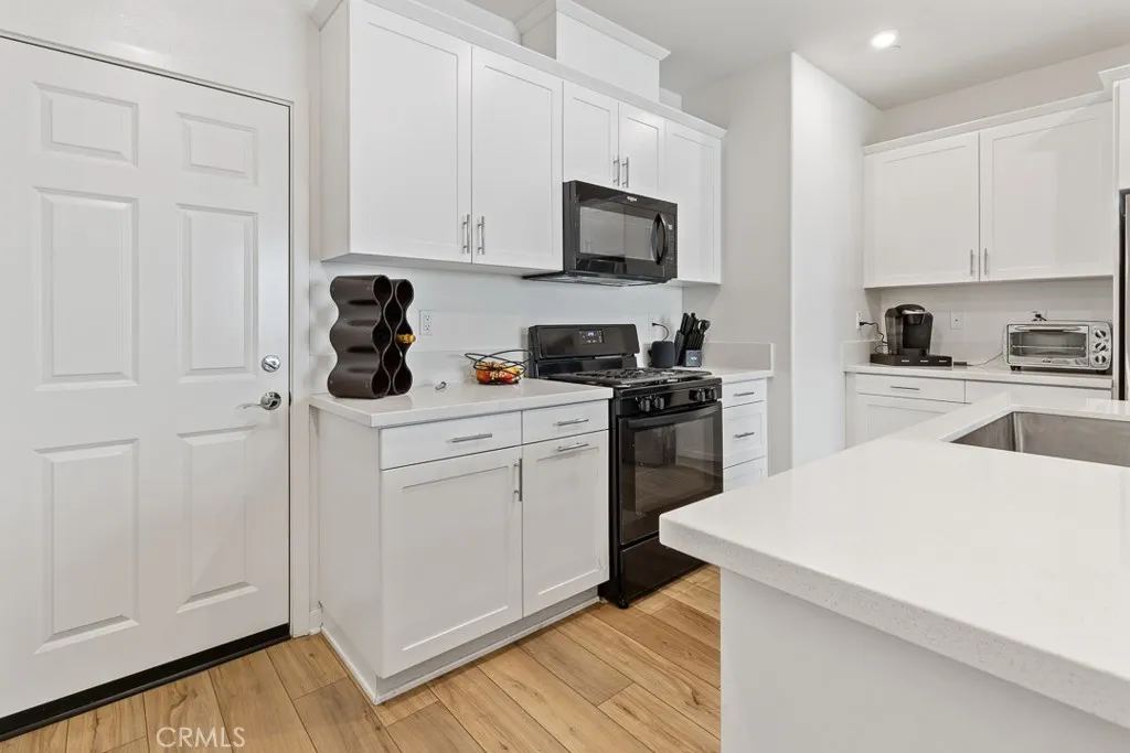 Additional image 8 of 975 W Clover Ave, Rialto, CA 92376