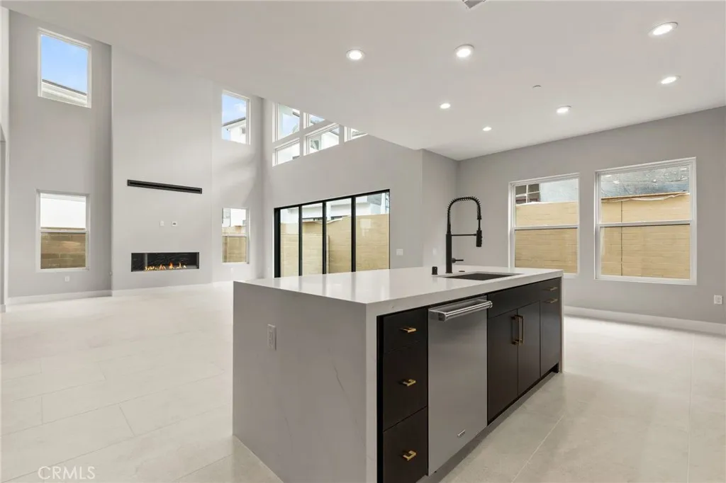 Additional image 7 of 204 Stage, Irvine, CA 92618