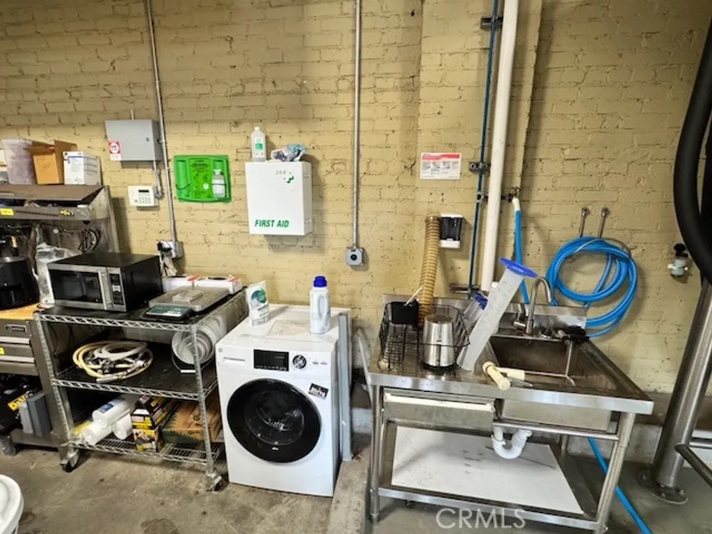 Additional image 26 of 585 E Thompson Boulevard, Ventura, CA 93001