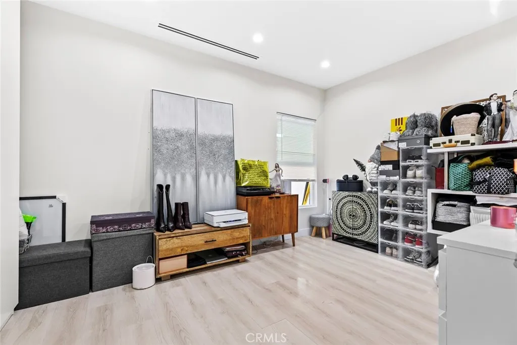 Additional image 102 of 1918 N Maple St, Burbank, CA 91505