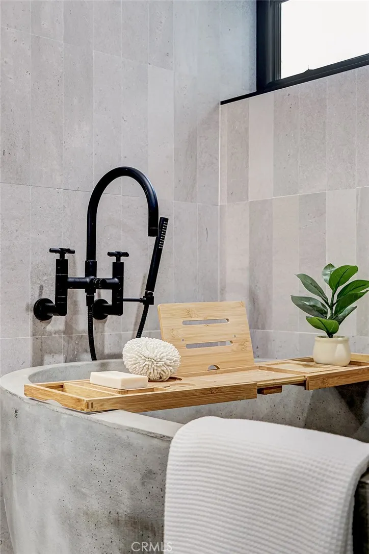 Additional image 103 of 876 Center Street, El Segundo, CA 90245