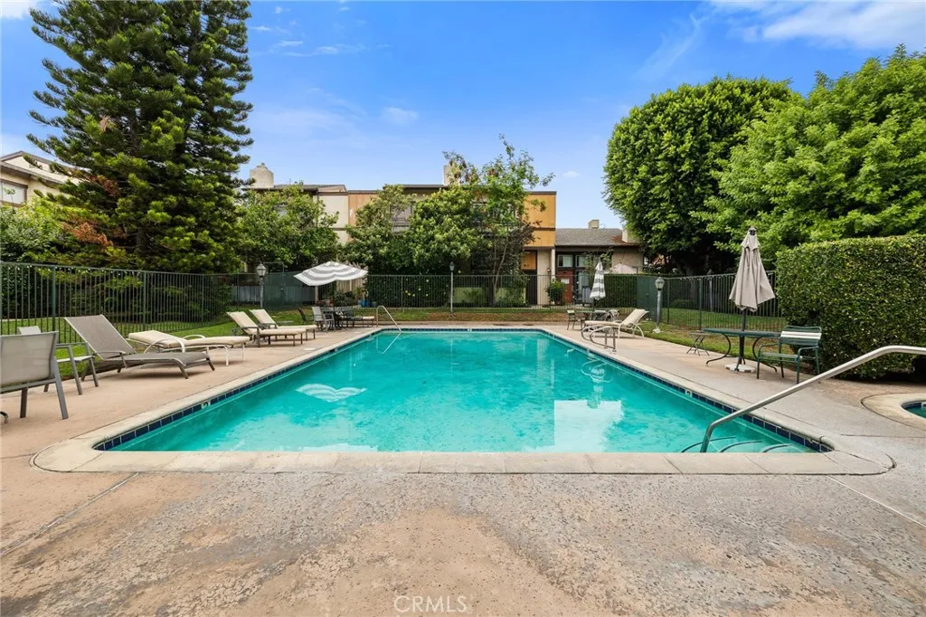 Additional image 83 of 13567 Valerio Street Unit F, Van Nuys, CA 91405