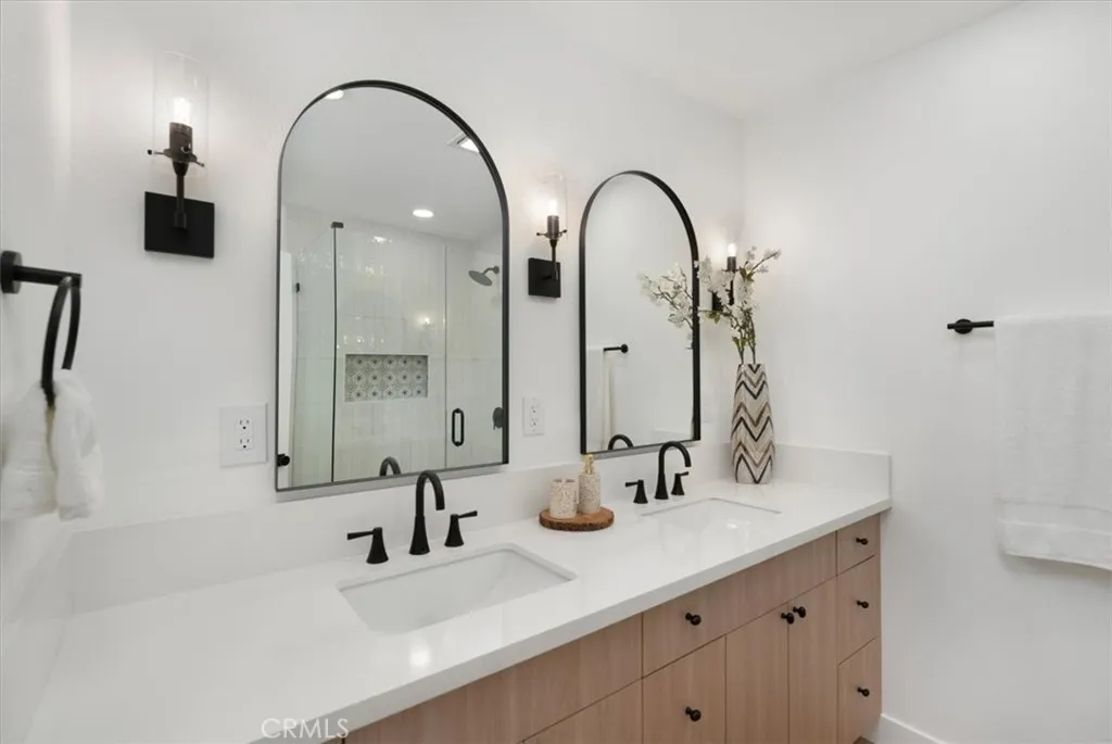 Additional image 60 of 3905 Roxton Avenue, Los Angeles, CA 90008