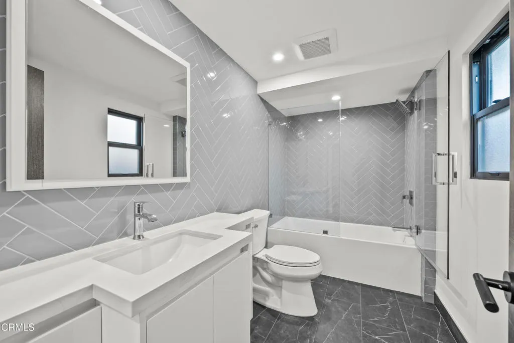 Additional image 40 of 14145 Weddington Street, Los Angeles, CA 91401