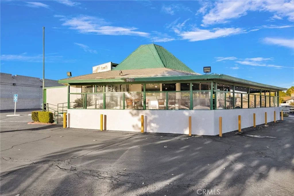 Additional image 45 of 14096 Green Tree Boulevard, Victorville, CA 92395