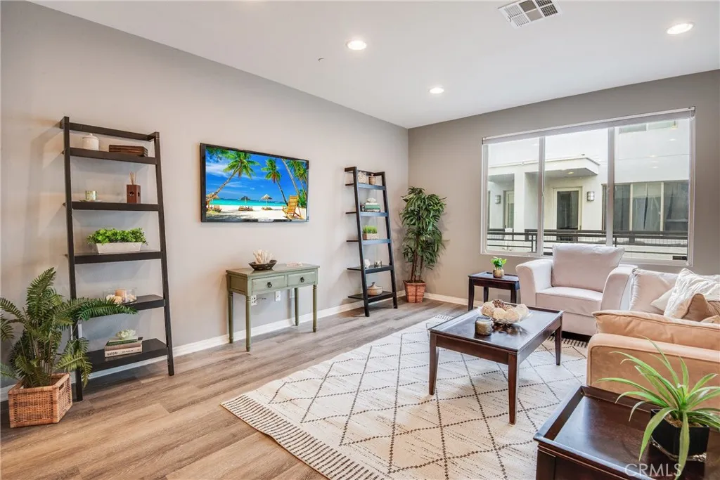 Additional image 4 of 12921 Mission Avenue Unit 102, Hawthorne, CA 90250