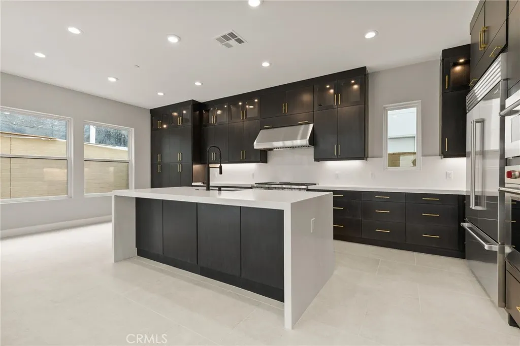 Additional image 6 of 204 Stage, Irvine, CA 92618